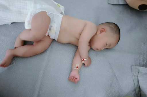 河间3个月宝宝怎么抱